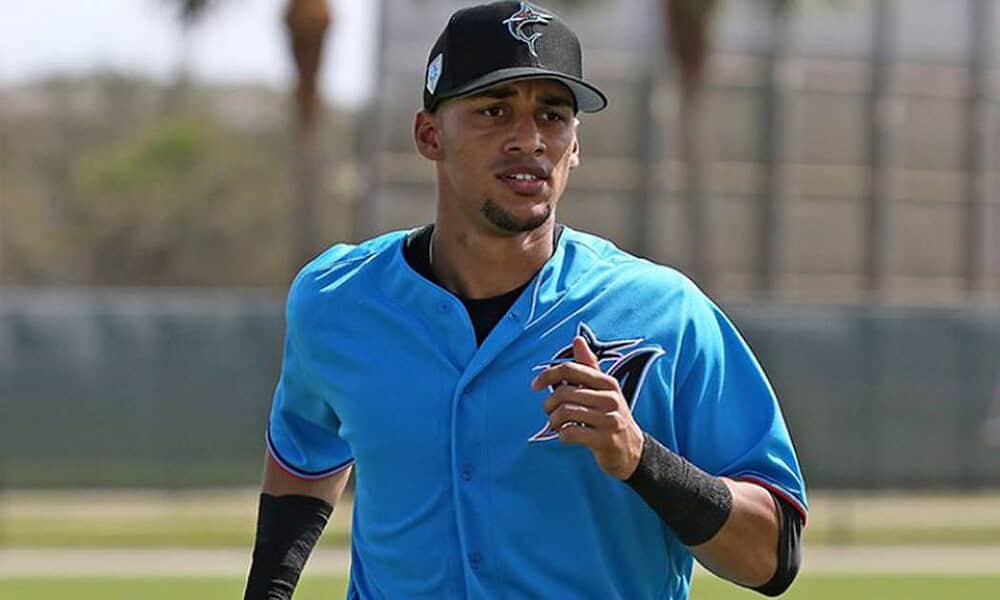 Víctor Víctor Mesa deja la sucursal de los Marlins de Miami: ¿se le acaban las oportunidades?