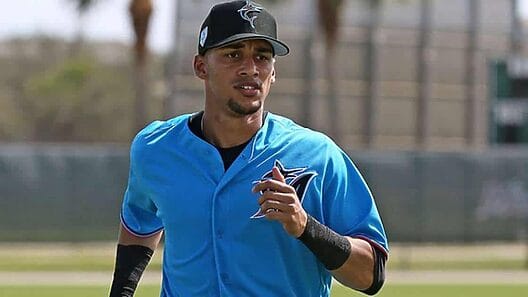 Víctor Víctor Mesa deja la sucursal de los Marlins de Miami: ¿se le acaban las oportunidades?