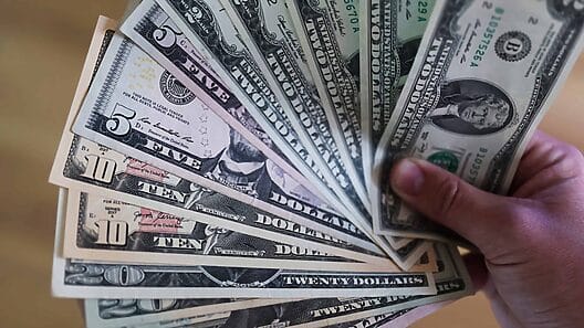 El dólar sube hasta 213 pesos en mercado informal cubano. Así están las demás monedas extranjeras