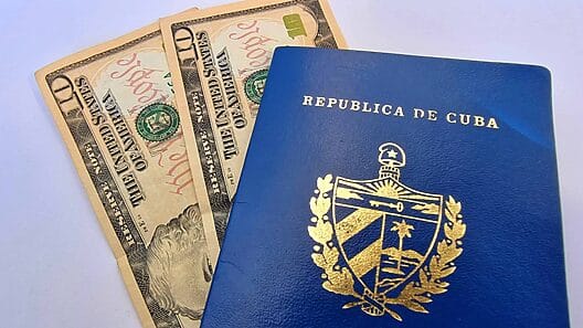 Extensión de la validez del pasaporte cubano genera aumento de solicitudes: la mayoría en EEUU