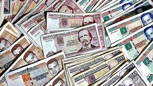 Arrestan a cubano por llevar medio millón de pesos «sin justificación»