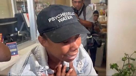 Increíble: Una mujer fingió ser la ganadora del histórico premio de la lotería Powerball (+Video)