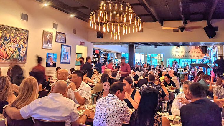 Este bar restaurante cubano de Miami fue seleccionado como el mejor de los Estados Unidos