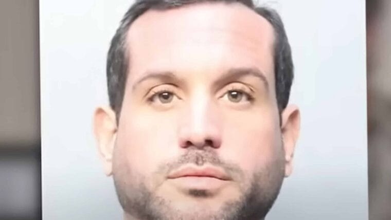 Cubano de Miami acuchilla mortalmente a su madre