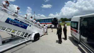 cubanos en cuarto vuelo deportación estados unidos