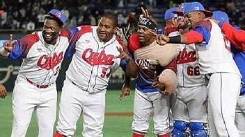 Ya reciben sus pagos peloteros cubanos por su actuación en el V Clásico Mundial