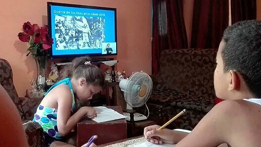 Anuncian clases de ruso por la TV Cubana