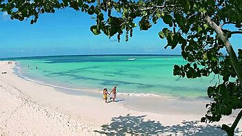Reservas para la playa en Cuba mediante plataforma Enzona generan debate en las redes