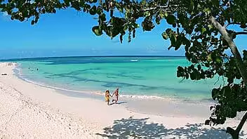 Reservas para la playa en Cuba mediante plataforma Enzona generan debate en las redes