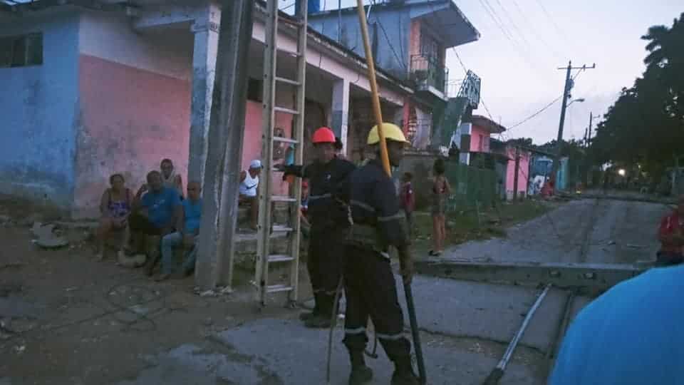 Miles de cubanos sin agua y sin corriente en La Habana