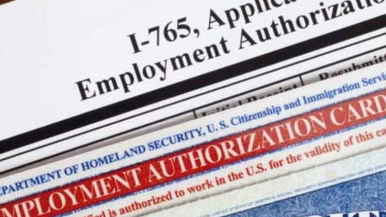 ¿Llegaste por parole a EEUU? Así se solicita el permiso de trabajo y el número de seguridad social