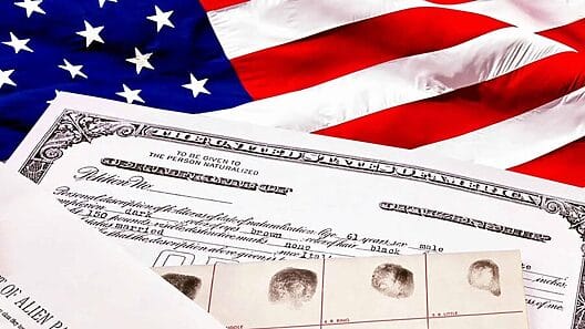 Implanta Estados Unidos toques de queda en 13 ciudades para solicitantes de asilo