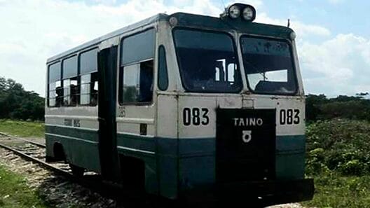 Cuba amplía uso de vehículos reconvertidos ante crítica situación del transporte