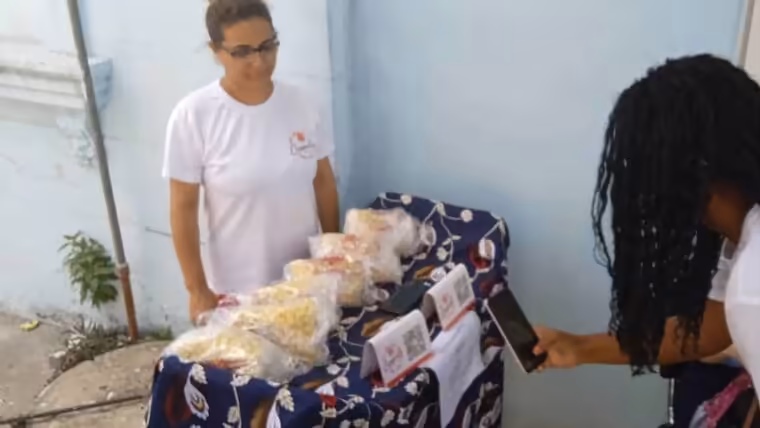 ¿Feria de Comercio Electrónico en Cuba o Venta de Peggys con QR?