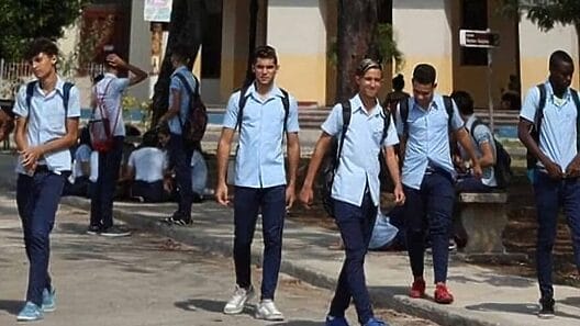 Inició en Cuba la venta de uniformes escolares para el próximo curso escolar