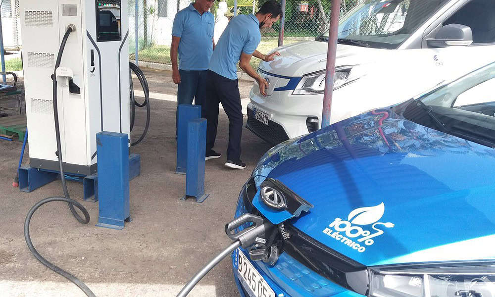 carros eléctricos en Cuba etecsa