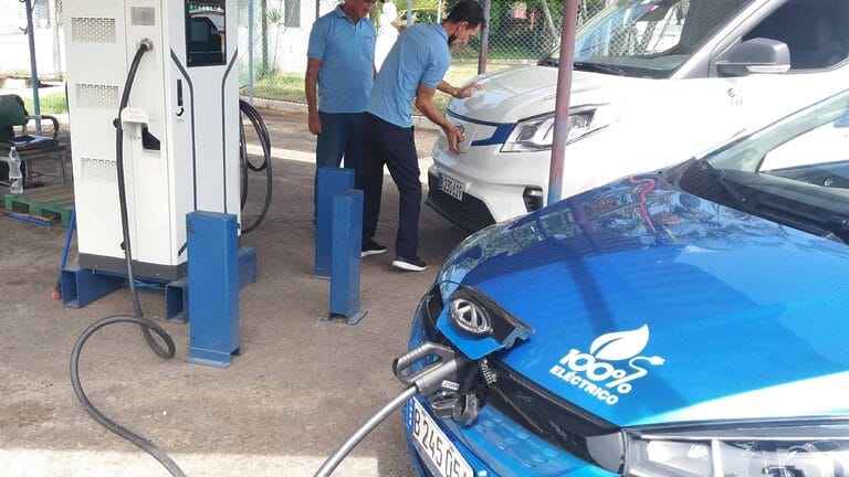 carros eléctricos en Cuba etecsa