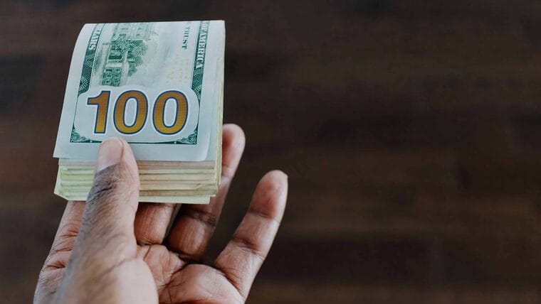 Precio del dólar en Cuba poco a poco se aproxima a los 200 pesos. El euro le sigue los pasos