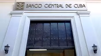 Banco Central de Cuba anuncia bonificación del 10% solo para hoy