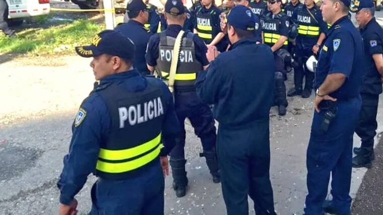 Ola migratoria liderada por cubanos provoca estado de emergencia en Costa Rica
