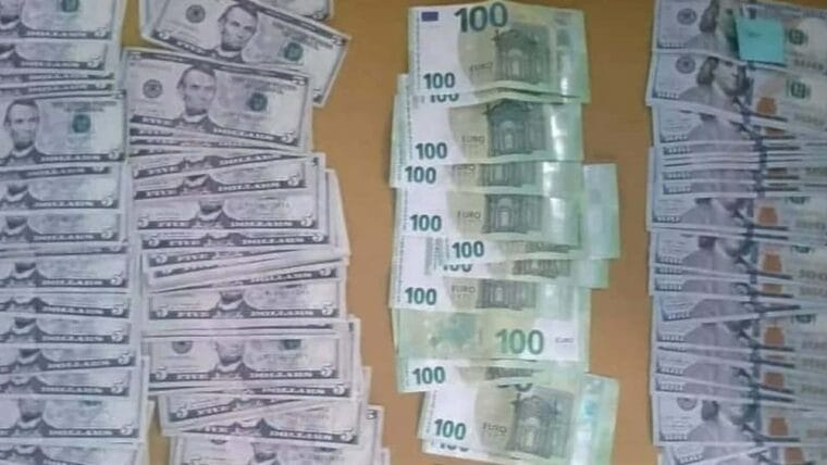 dinero devuelto italiano aeropuerto cubano