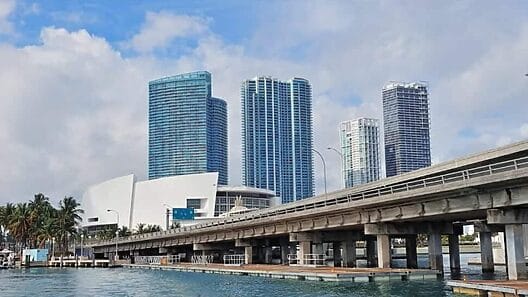 Miami lidera el aumento de precios de la vivienda en EEUU
