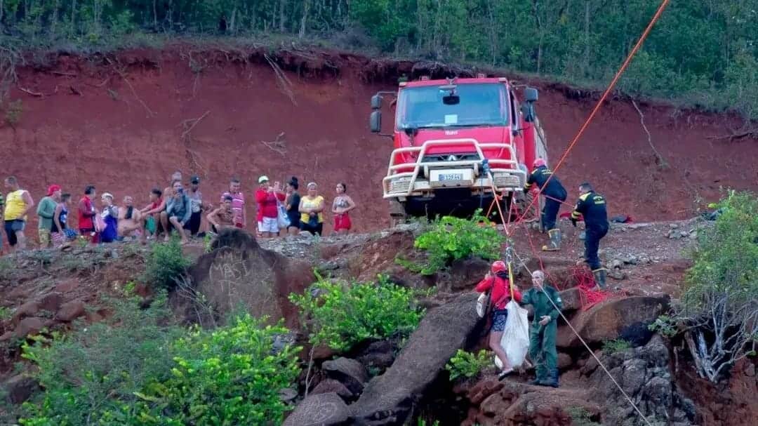 rescate personas holguín moa río crecido