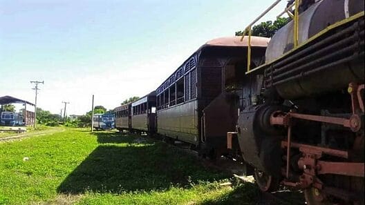 Cancelan tren a La Habana, pero reparan tren turístico a Trinidad