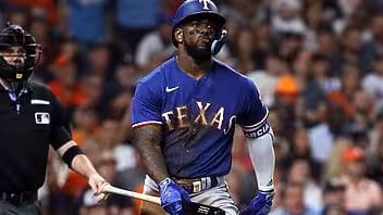 Así “destrozó” el cubano Adolis García a los Astros de Houston (+ videos)