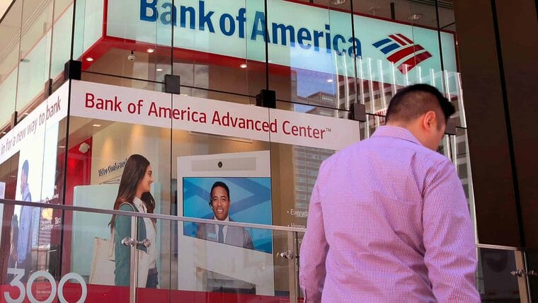 Bancos de Estados Unidos no podrán negar créditos a inmigrantes