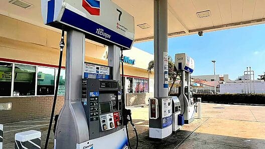Gasolina en Florida baja tras llegar a su precio más alto desde 2022