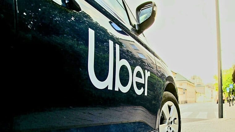 Apuesta Uber por autos eléctricos en Miami