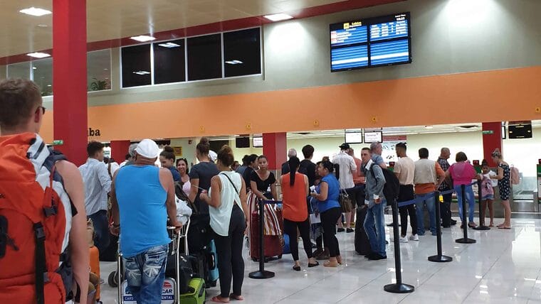 Aerolínea reitera que los cubanos sí necesitarán visado a pesar de las declaraciones de la embajada