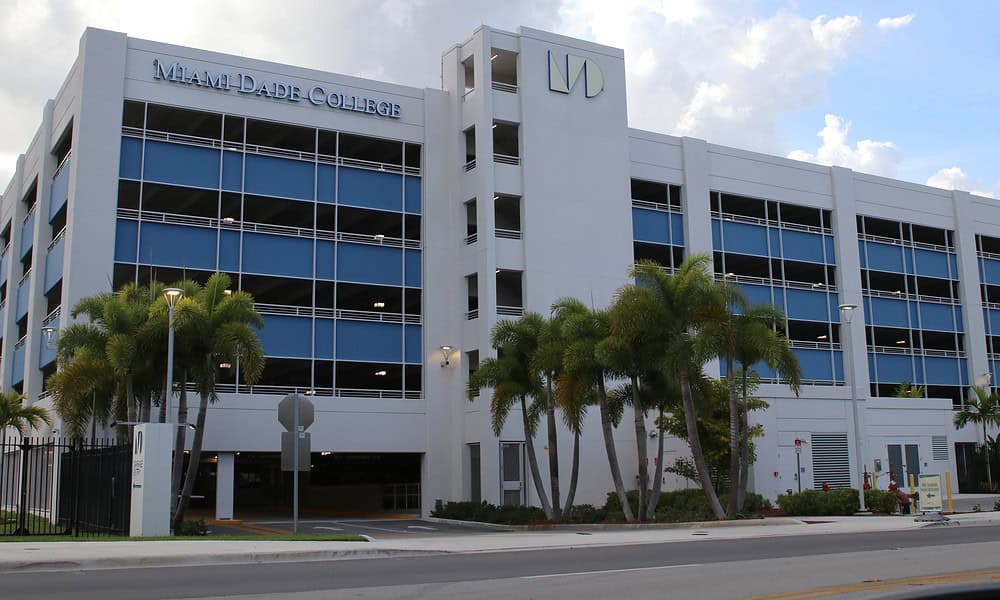 becas miami dade college