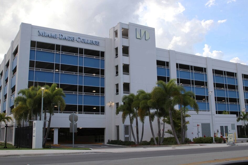 becas miami dade college