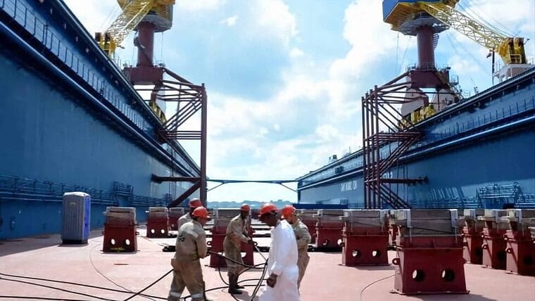 Dique flotante chino inició sus operaciones en la bahía de La Habana