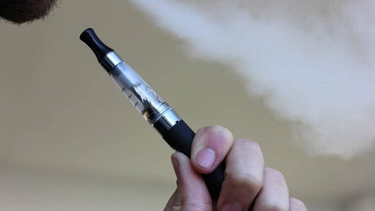 Aduana de Cuba informa sobre la entrada de cigarrillos electrónicos