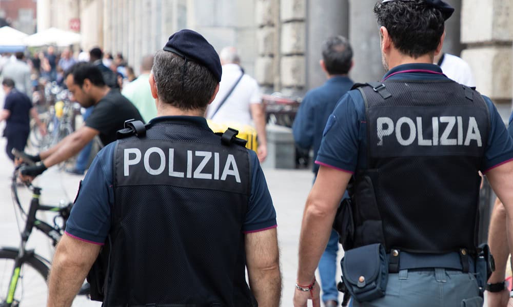 policia italiana robos cubana