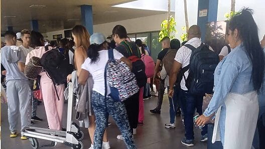 Viral: cubanos abarrotan Aeropuerto habanero rumbo a Nicaragua