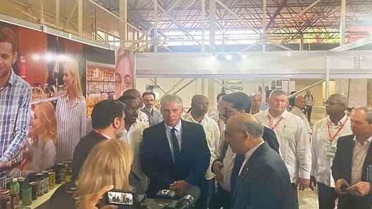 Cuba eliminará obstáculos para la entrada de empresas iraníes a su mercado