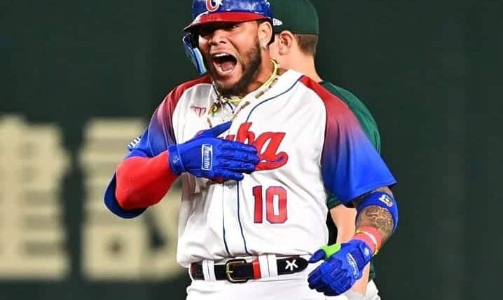 Cuba recurrirá a peloteros emigrados para el Premier 12