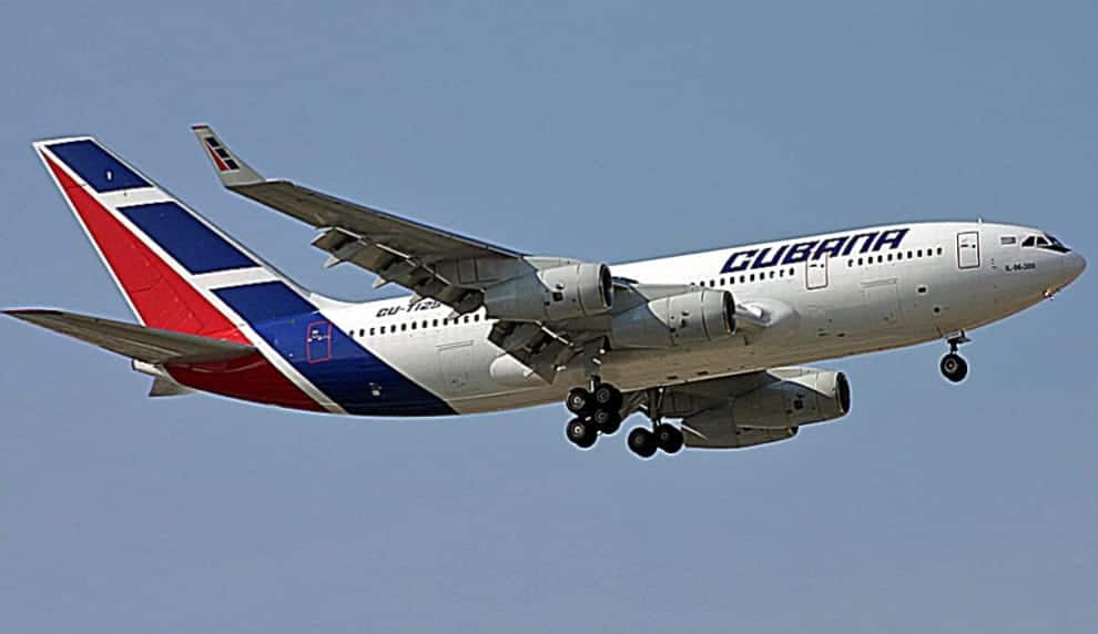 A Russian-rehabilitated Cubana plane flies the Havana-Santiago route for the first time