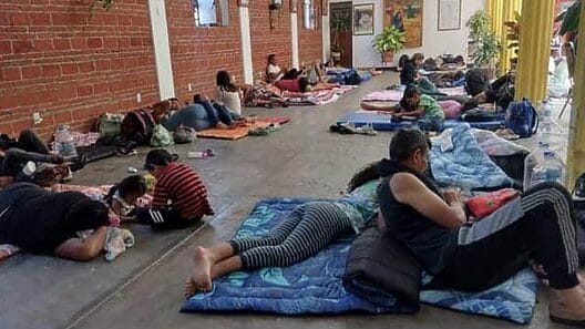 Desalojos en Ciudad de México tras colapso de albergues de migrantes