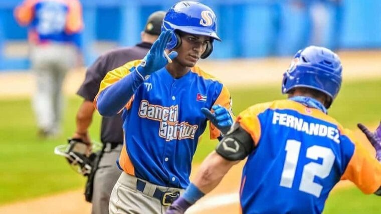 Pelota cubana: Industriales y Sancti Spíritus, líderes de la LECB