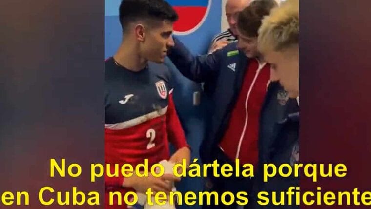 Viral: futbolista cubano no puede intercambiar camiseta porque no tienen suficientes (+video)
