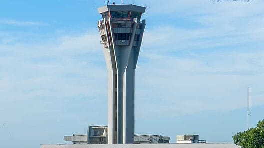 Curso con compensación salarial en La Habana: nota de la Empresa Cubana de Navegación Aérea