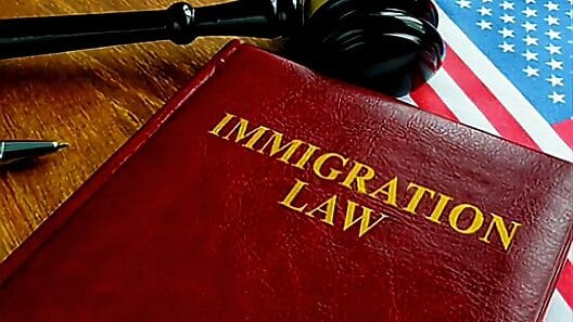 Juez de Estados Unidos ordena no más separaciones de familias en frontera sur