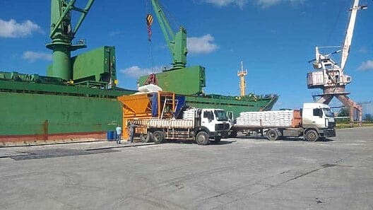 MINCIN anuncia descarga de buque de arroz en Cuba, pero recibe fuertes críticas de la población
