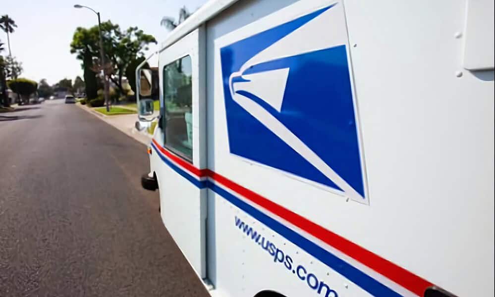 Postal Service on Christmas Eve and Christmas Day in the United States