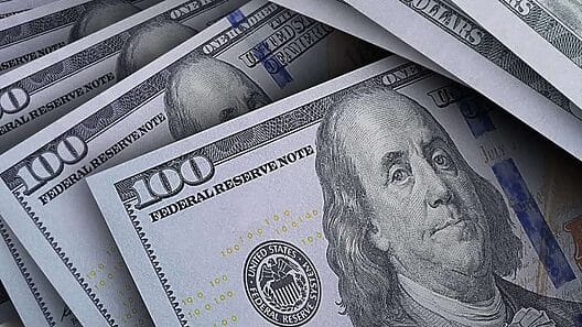 USCIS sube sus tarifas: Estos son los nuevos costes en 2026